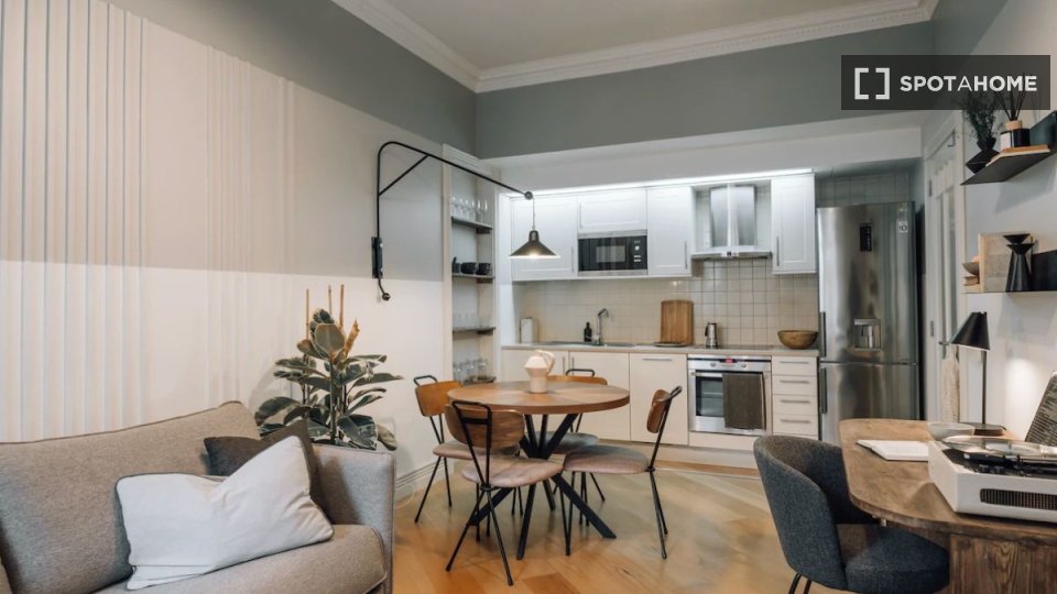 Apartment Lisbon, 1 bed — photo 4