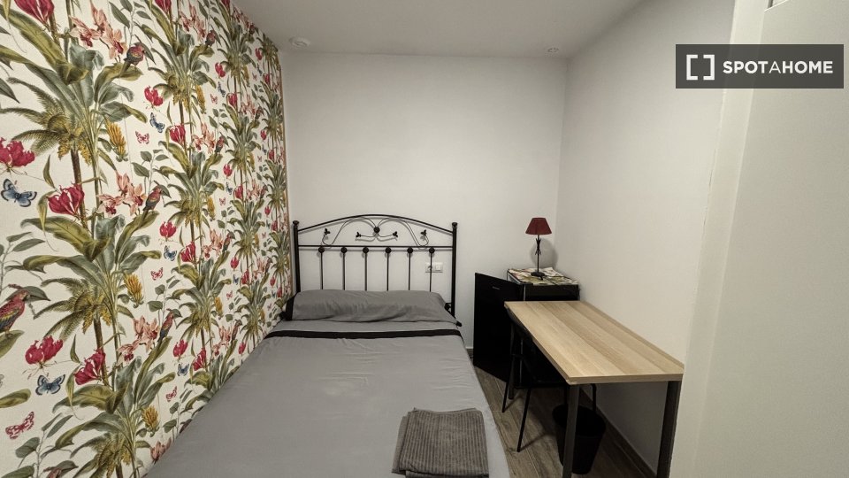 Habitación en piso compartido en alquiler en Mentidero, Cádiz.