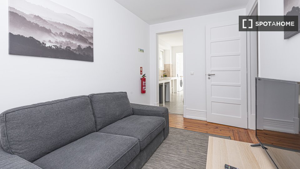 Double room Lisbon, 11 beds — photo 10