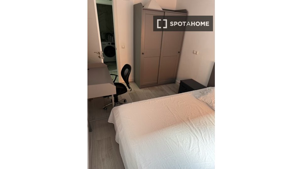 Double room Malaga, 5 beds, 125m² — photo 11