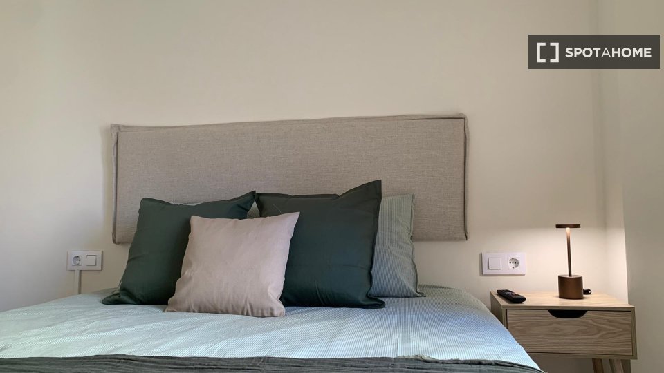 Double room Barcelona, 4 beds, 85m² — photo 13