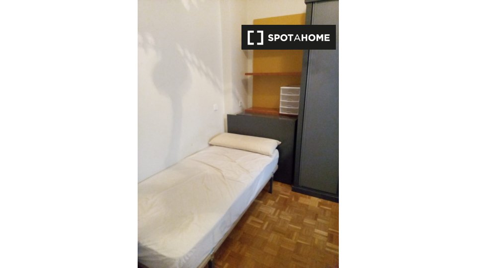 Double room Madrid, 4 beds, 119m² — photo 6