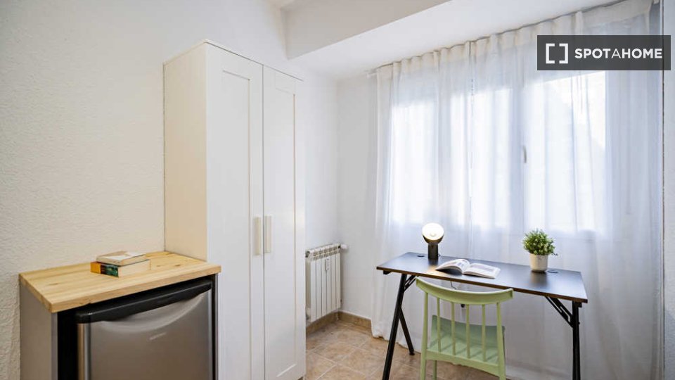 Double room Madrid, 25 beds — photo 52