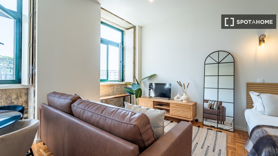 Apartment mono Porto, 49m² — photo 2