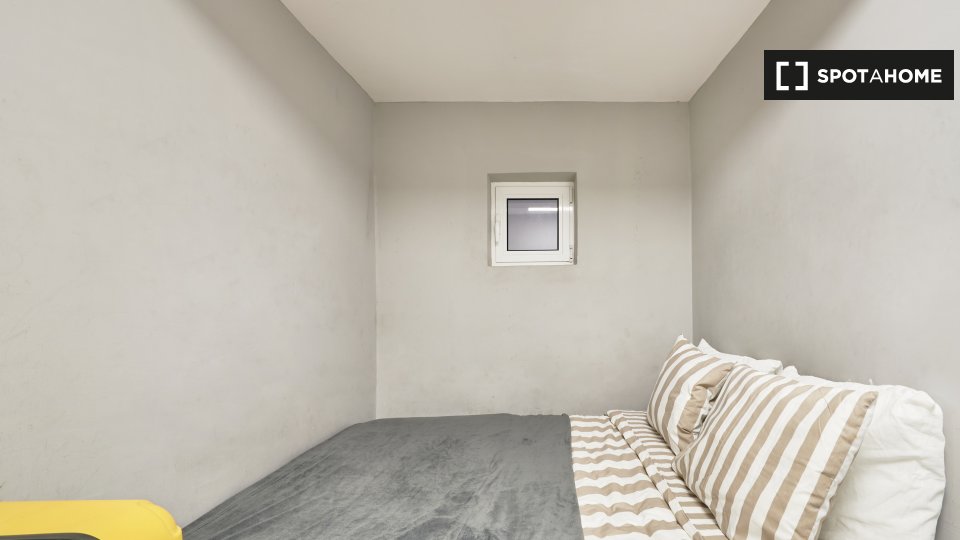 Double room Lisbon, 6 beds — photo 2