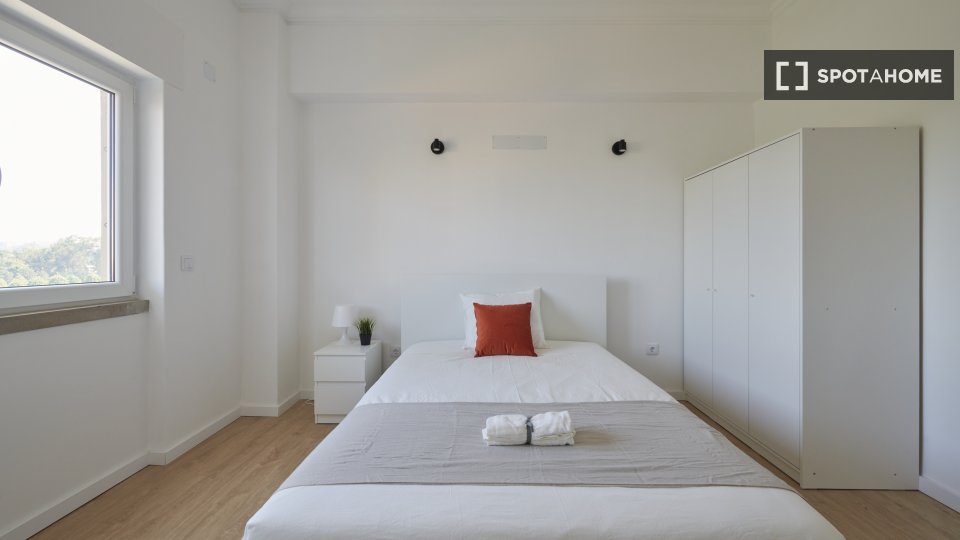 Double room Lisbon, 7 beds — photo 18