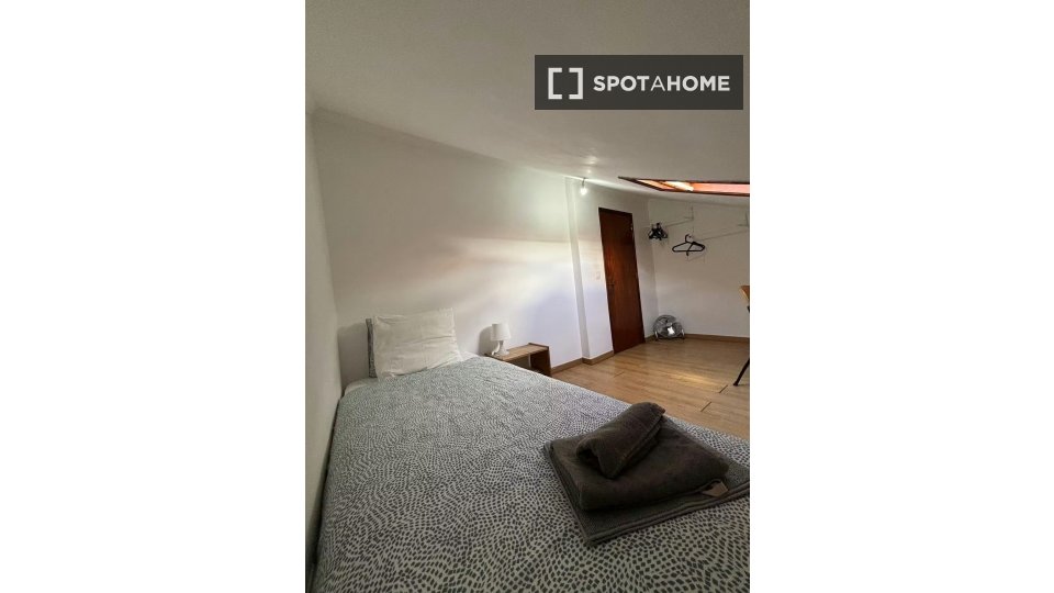 Double room Lisbon, 6 beds — photo 12