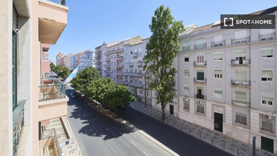 Double room Lisbon, 6 beds — photo 15
