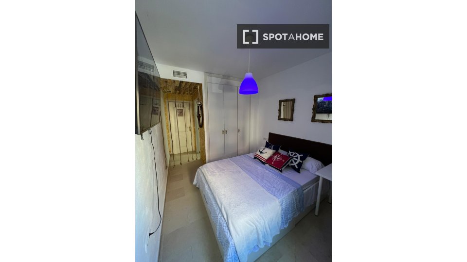 Double room Malaga, 3 beds, 150m² — photo 9