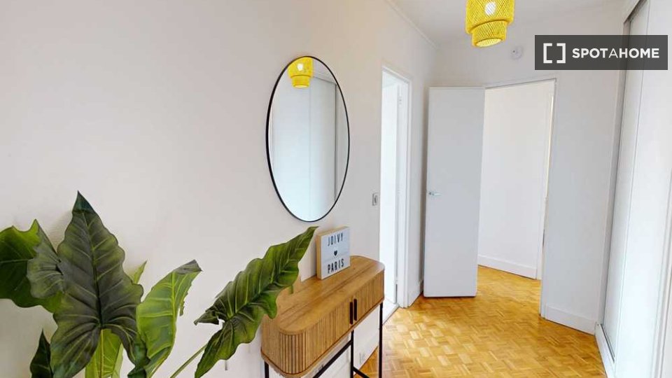 Double room Paris, 5 beds, 110m² — photo 4
