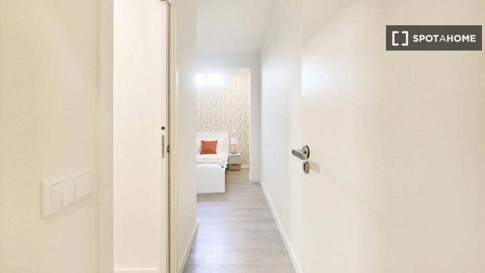 Double room Lisbon, 4 beds — photo 11