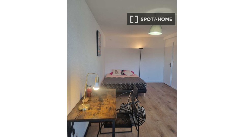 Double room Lyon, 5 beds, 120m² — photo 6