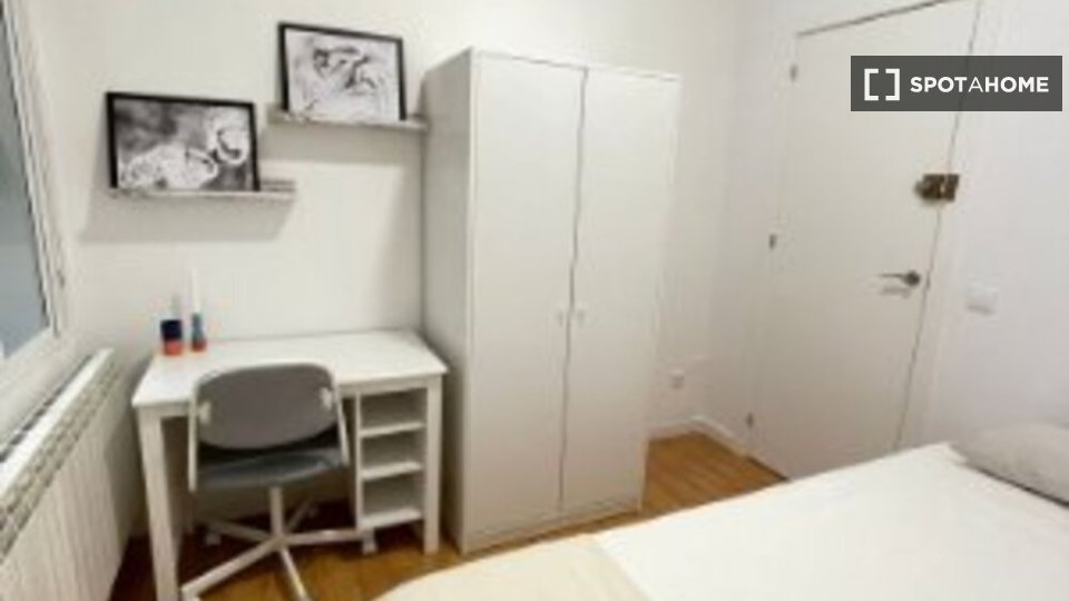 Double room Madrid, 4 beds — photo 4