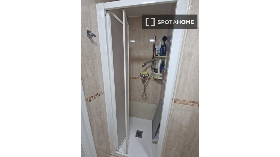 Double room Barcelona, 1 bed, 70m² — photo 9