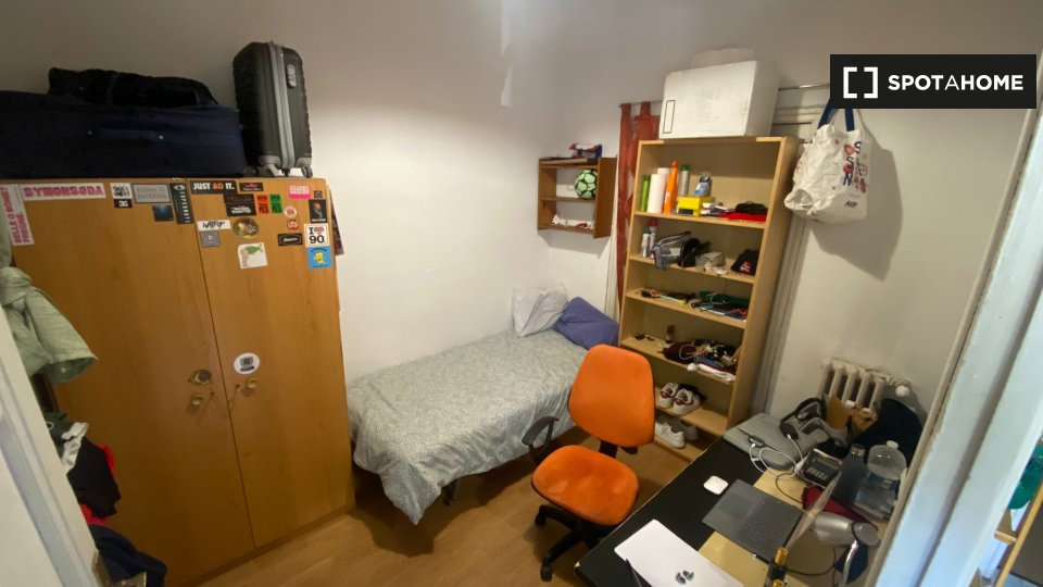 Double room Madrid, 7 beds, 125m² — photo 1