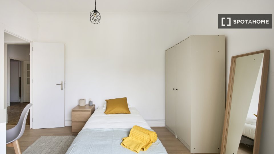 Double room Lisbon, 9 beds — photo 13