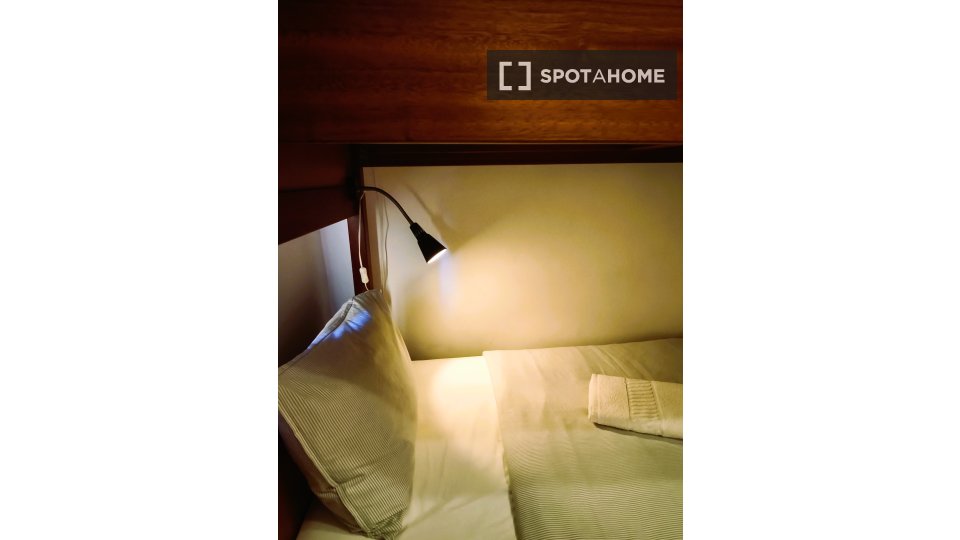 Double room Lisbon, 11 beds, 200m² — photo 36