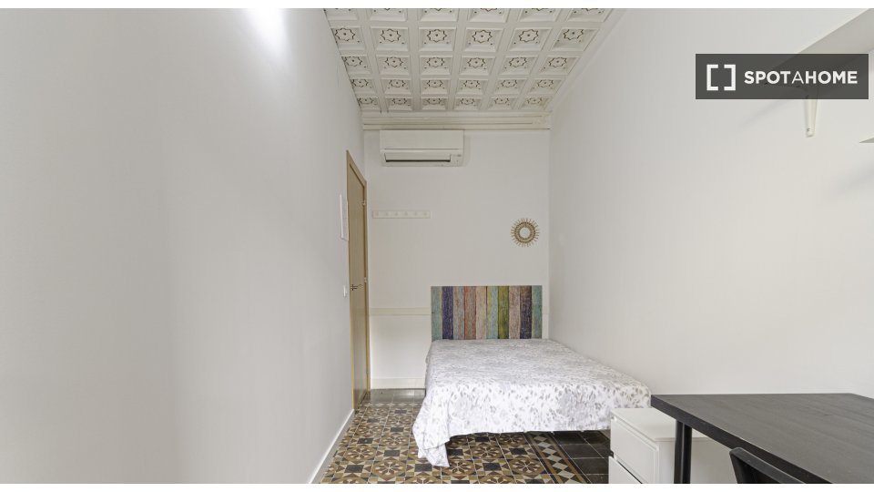Double room Barcelona, 13 beds, 400m² — photo 7