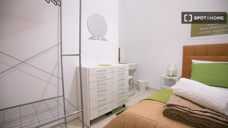 Double room Lisbon, 20 beds — photo 21