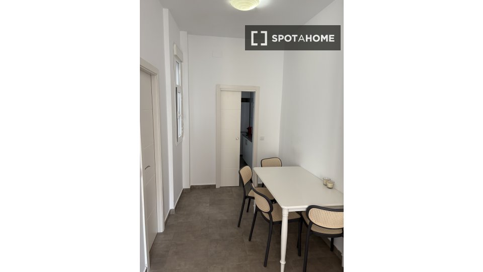 Apartment Seville, 1 bed, 64m² — photo 7