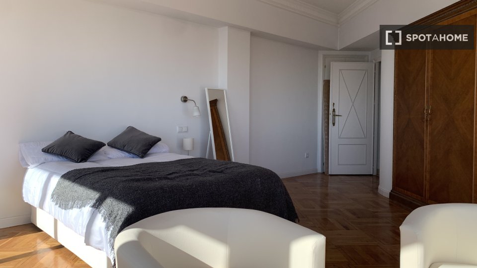 Double room Madrid, 6 beds — photo 5