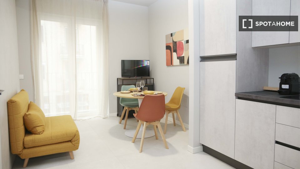 Apartment Milan, 1 bed, 40m² — photo 2