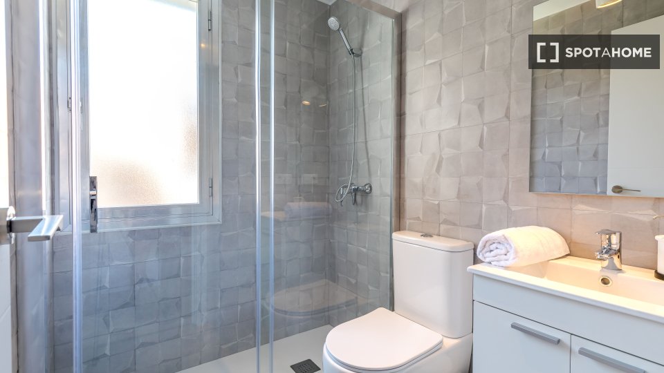 Double room Madrid, 4 beds — photo 6