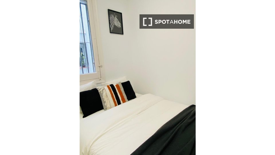 Double room Madrid, 5 beds — photo 22