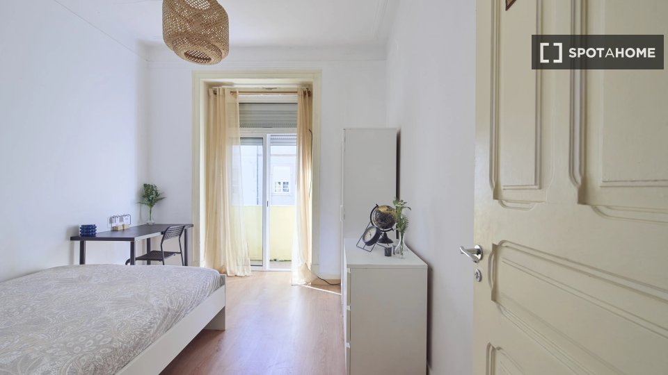 Double room Lisbon, 4 beds — photo 1