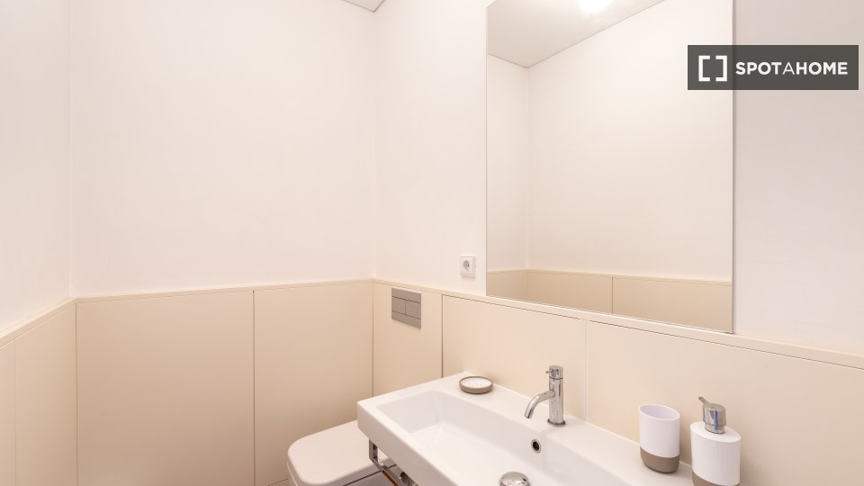 Apartment Porto, 1 bed, 105m² — photo 14