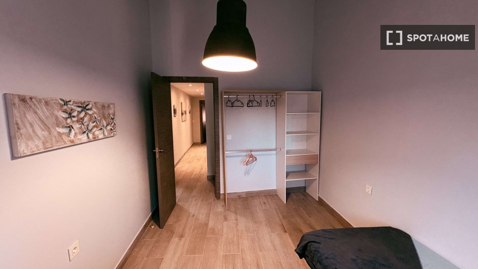 Double room Alicante, 4 beds, 90m² — photo 10
