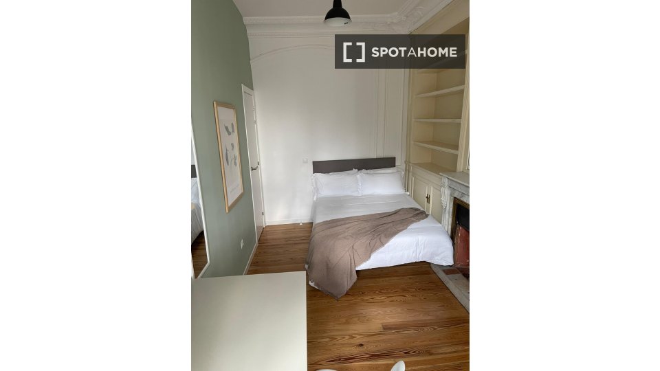 Double room Madrid, 10 beds, 173m² — photo 16