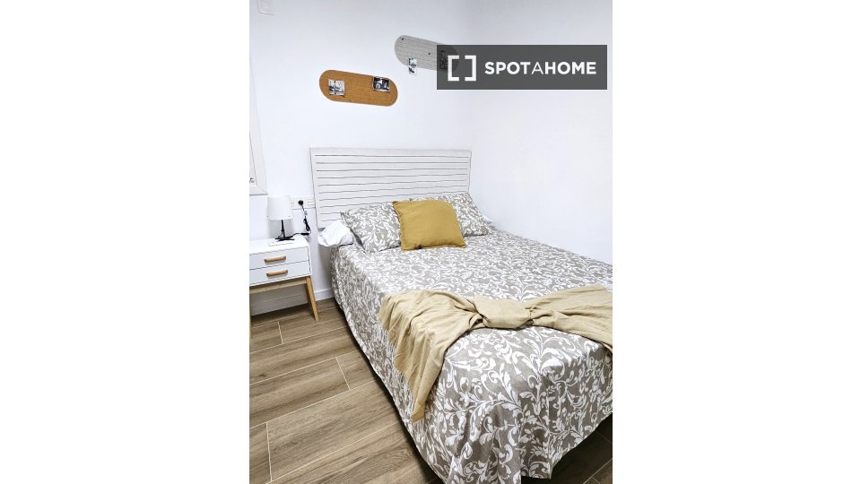 Double room Zaragoza, 5 beds, 116m² — photo 15