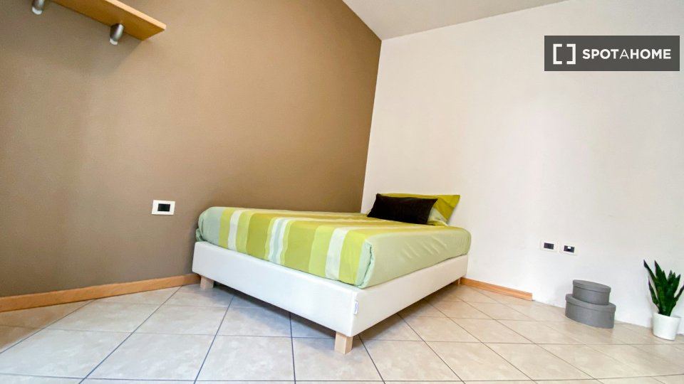 Double room Trento, 2 beds — photo 3