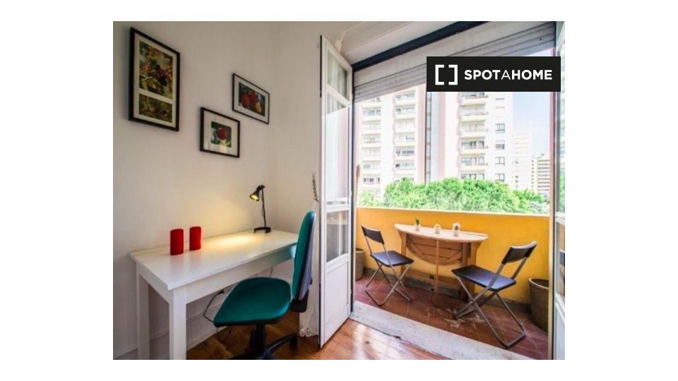Double room Lisbon, 4 beds, 90m² — photo 4