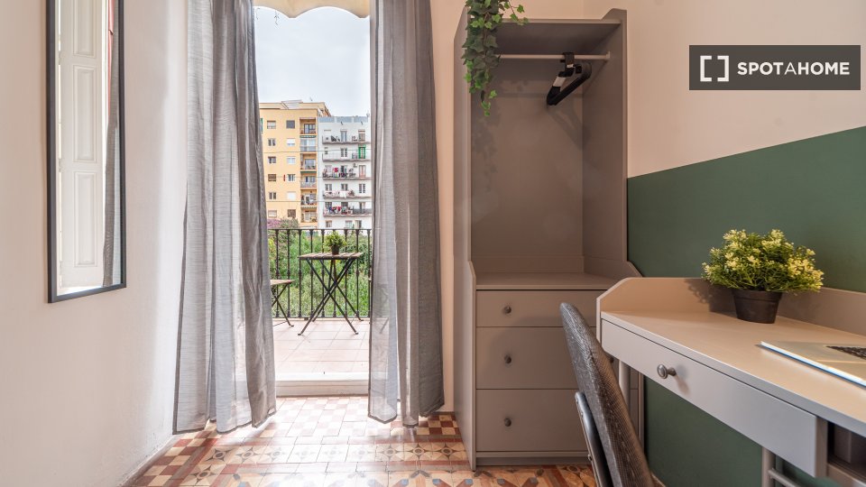 Double room Barcelona, 9 beds, 200m² — photo 4