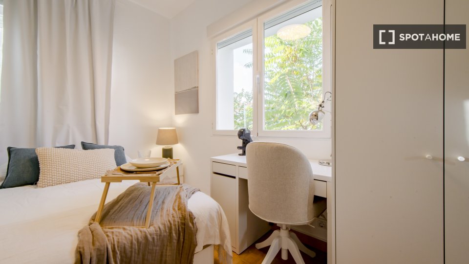 Double room Madrid, 8 beds, 150m² — photo 14