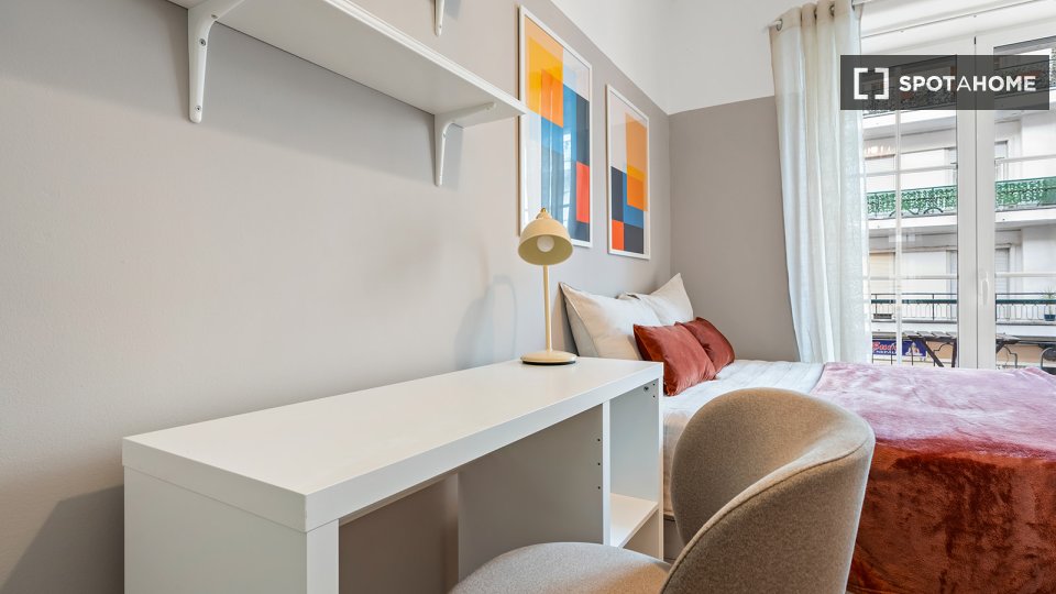 Double room Lisbon, 5 beds — photo 14