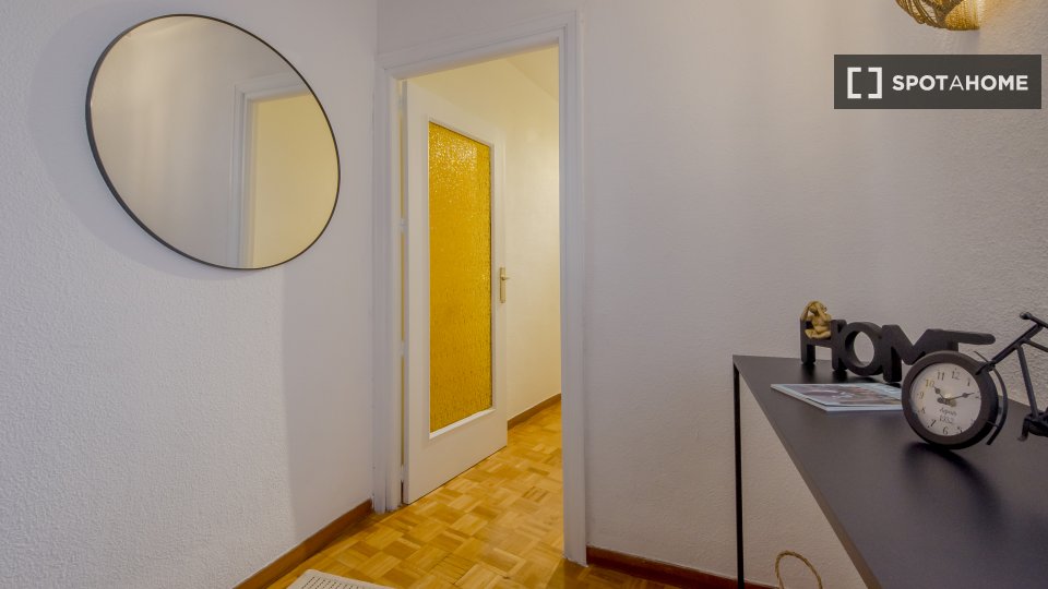 Double room Madrid, 4 beds, 120m² — photo 8