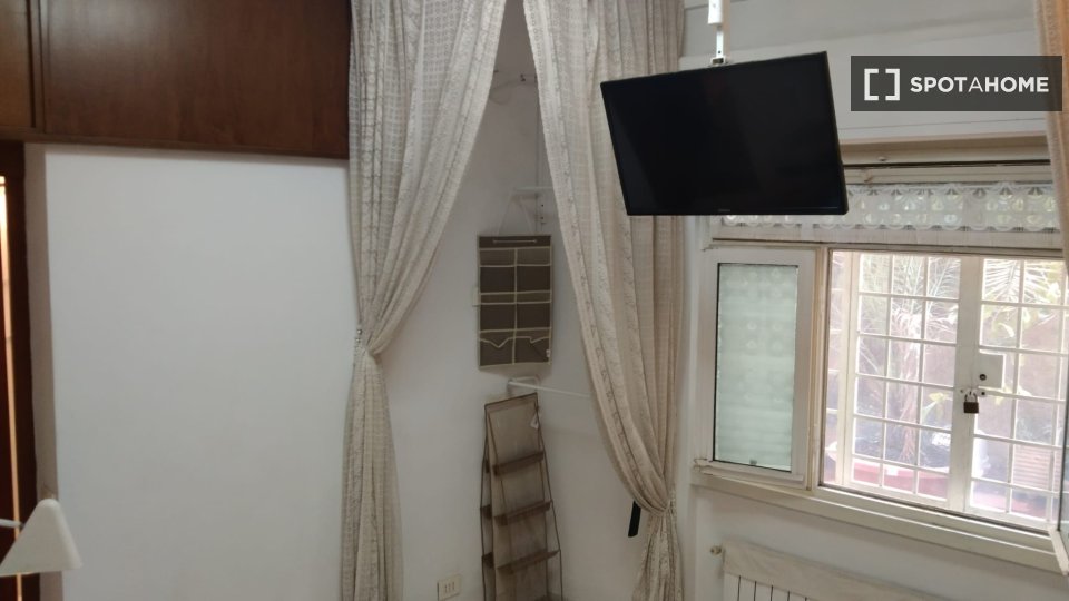 Apartment Rome, 1 bed — photo 1