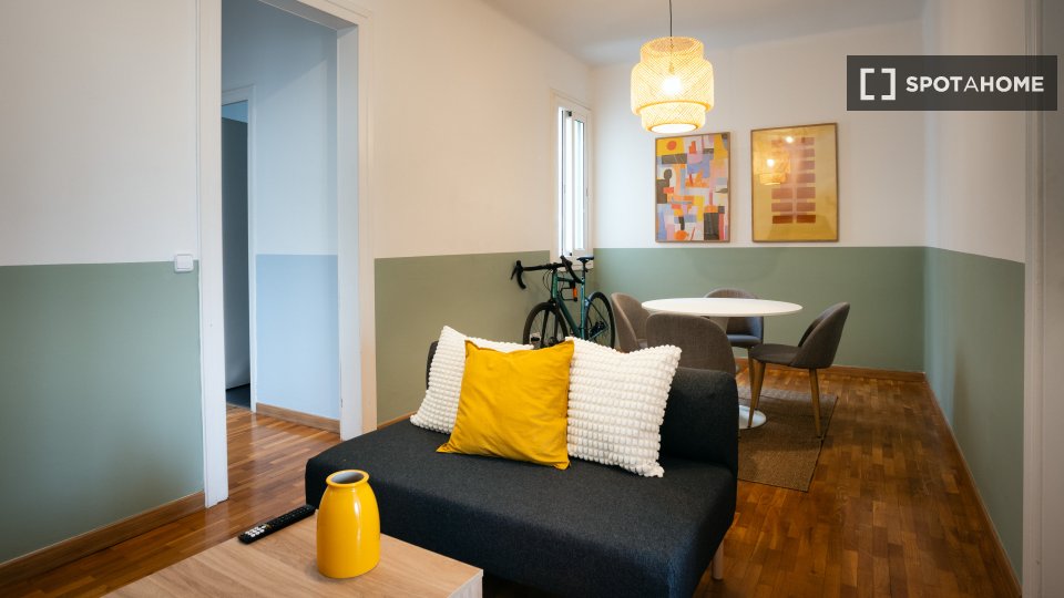 Double room Barcelona, 3 beds, 110m² — photo 2