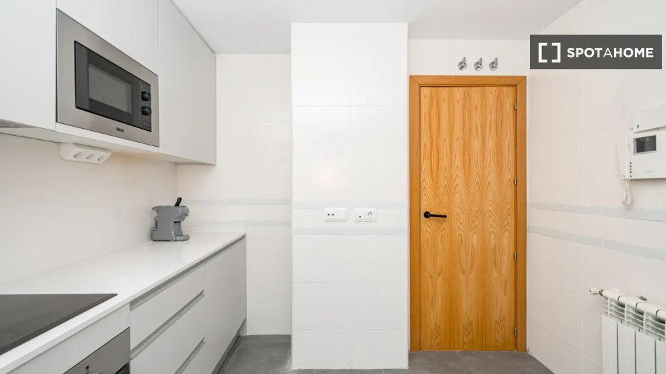 Double room Madrid, 4 beds — photo 3