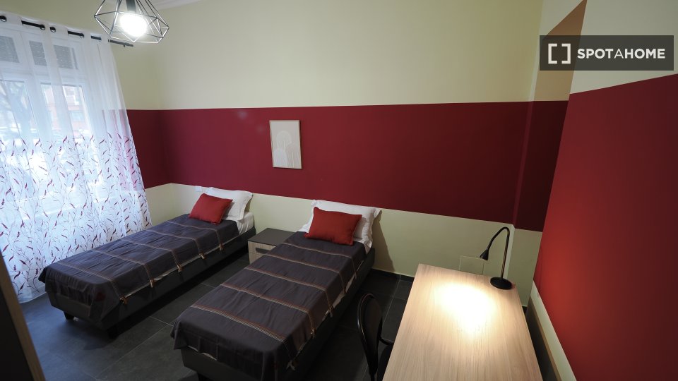 Double room Turin, 2 beds — photo 17