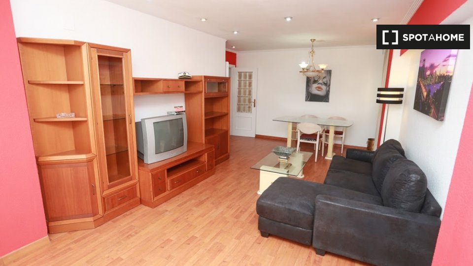 Double room Valencia, 3 beds, 120m² — photo 7