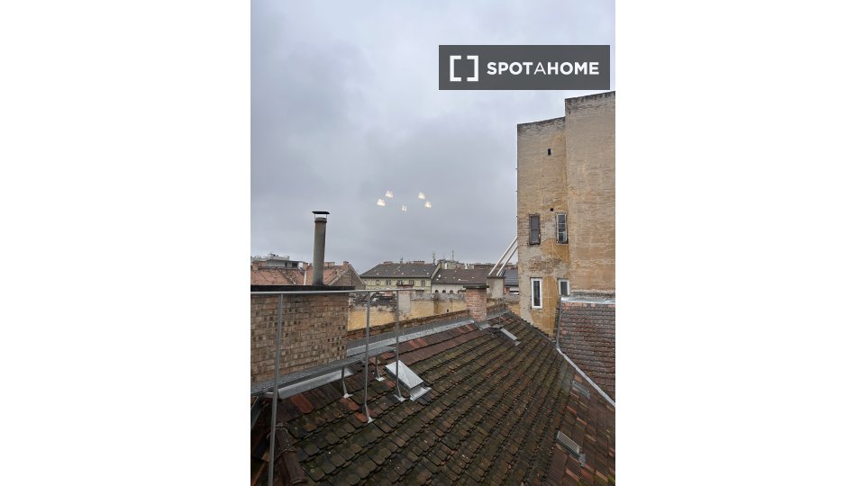 Apartment Budapest, 1 bed, 27m² — photo 2