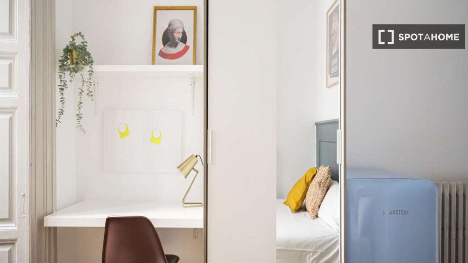Double room Madrid, 67 beds — photo 13