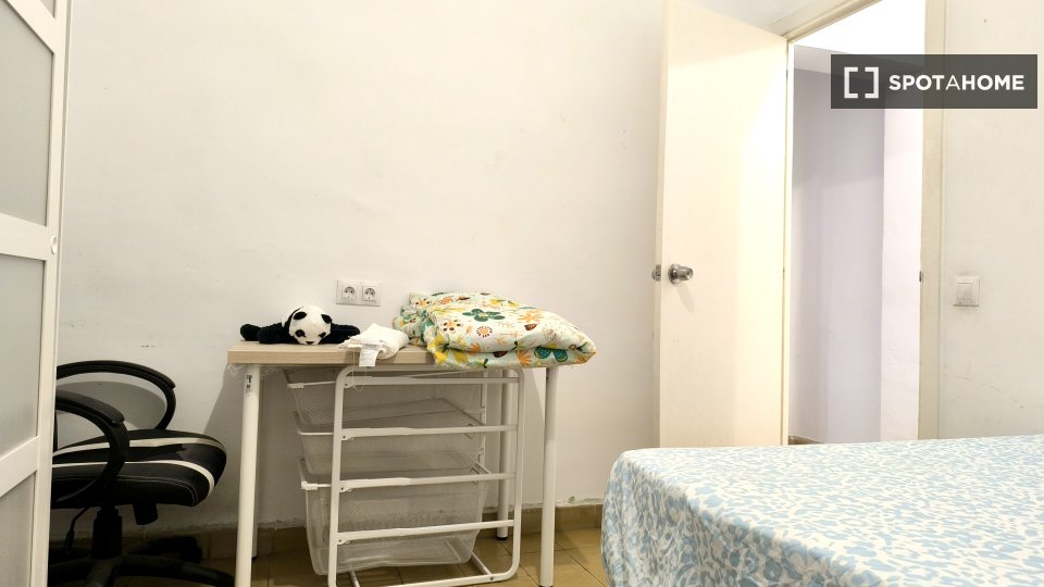 Double room Madrid, 3 beds, 70m² — photo 36