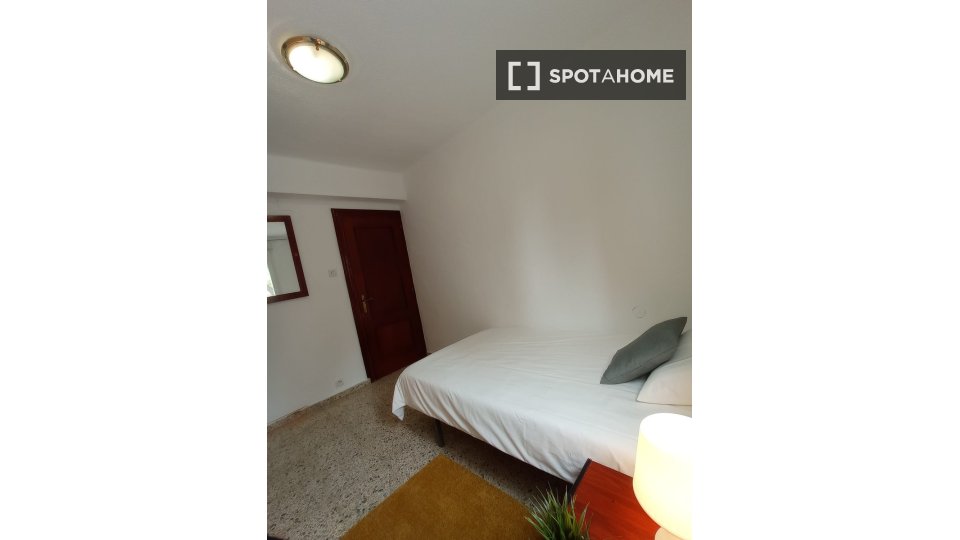 Double room Madrid, 5 beds — photo 7