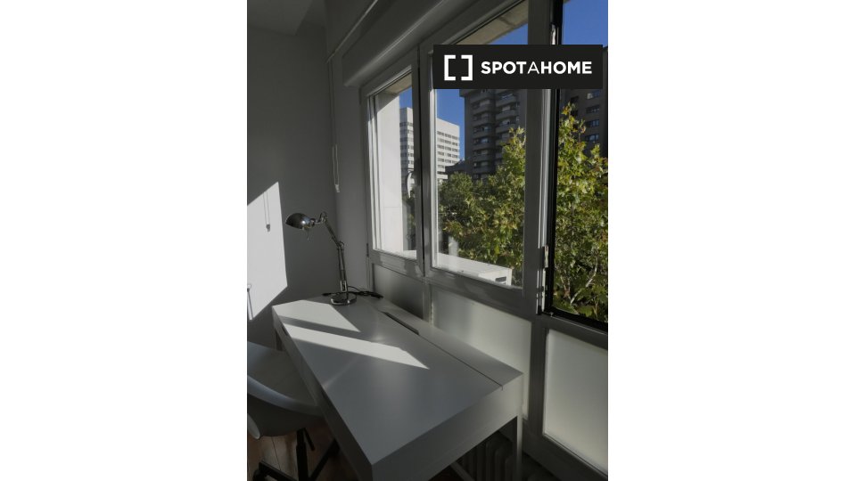 Double room Madrid, 4 beds, 120m² — photo 3
