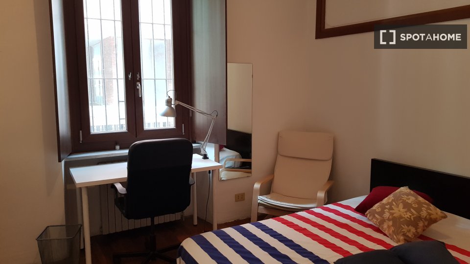 Double room Turin, 5 beds, 156m² — photo 11
